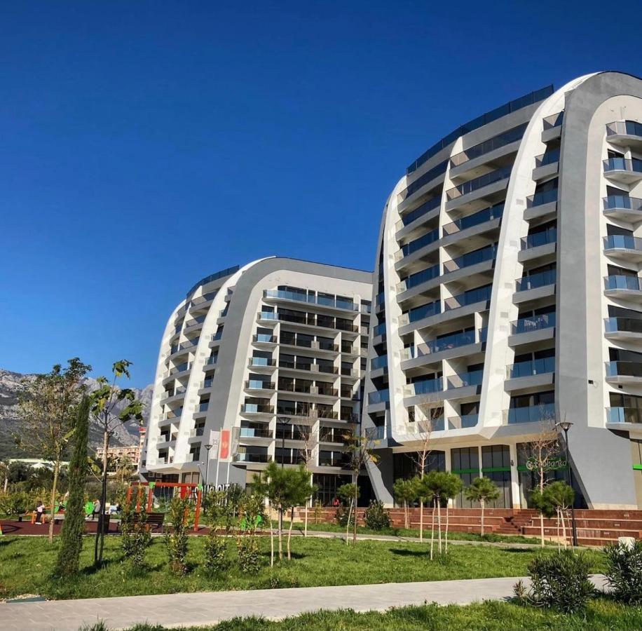 Suncoast Suites Бар Экстерьер фото