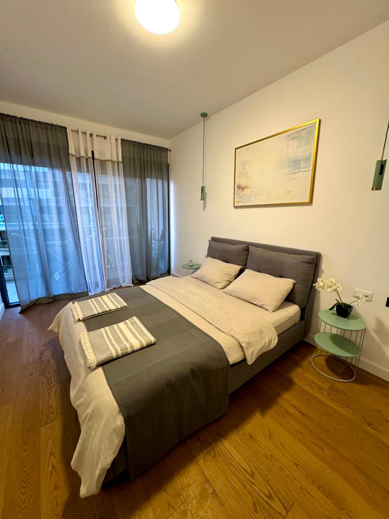 Suncoast Suites Бар Экстерьер фото